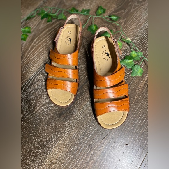 HOLLY LAND SANDALS Color  BROWN SIZE 42 Sandals  Shoes - Picture 4 of 8
